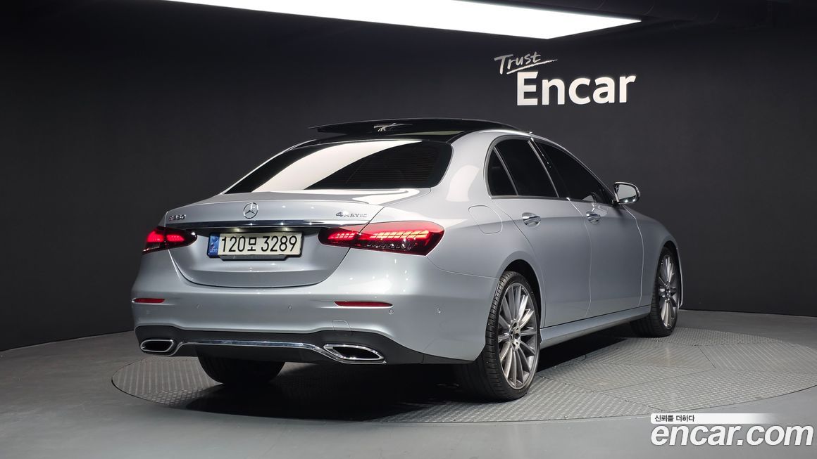 Mercedes-Benz E-Class E350 4MATIC AMG Line, 2022