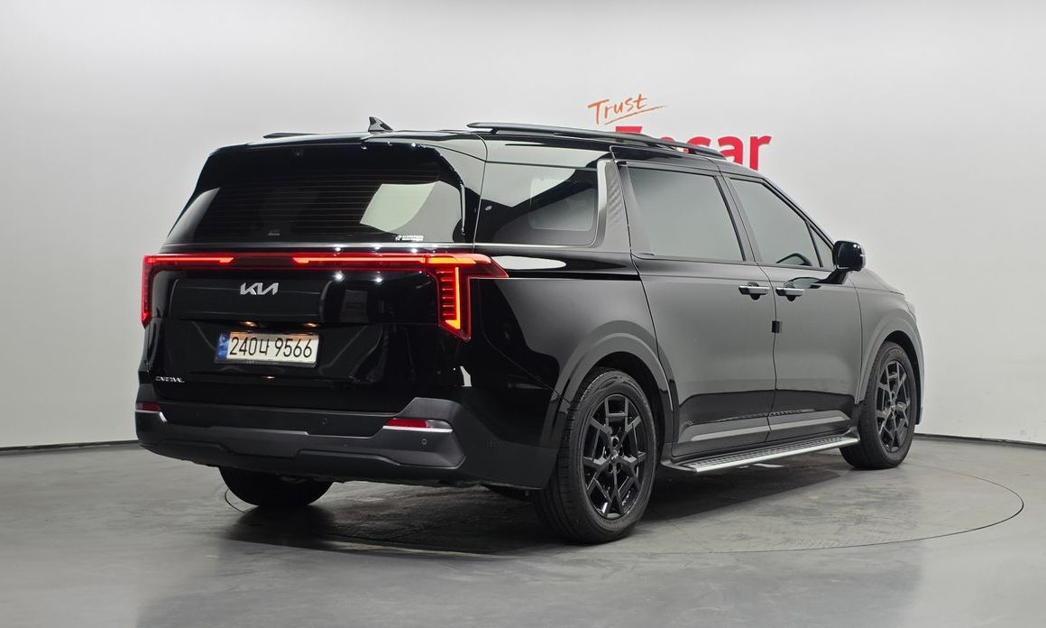 Kia Carnival 9-Seater Gravity, 2024