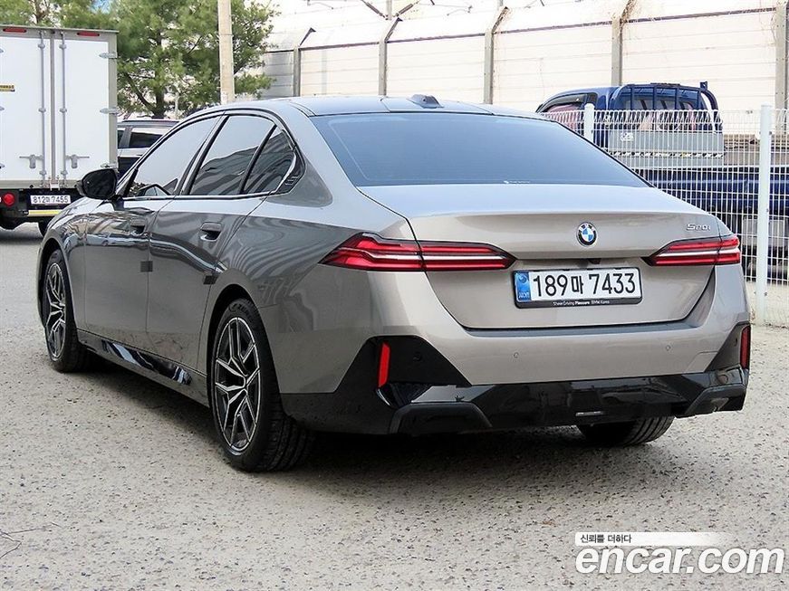 BMW 5-Series 520i M Sport, 2025