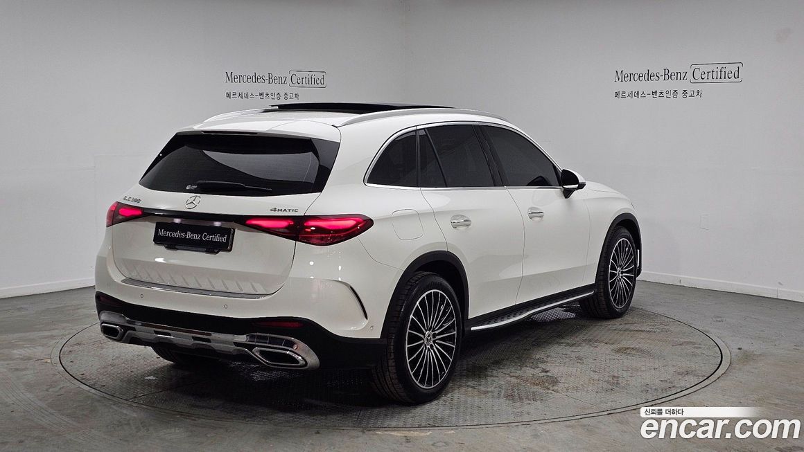 Mercedes-Benz GLC-Class GLC300 4MATIC AMG Line, 2024