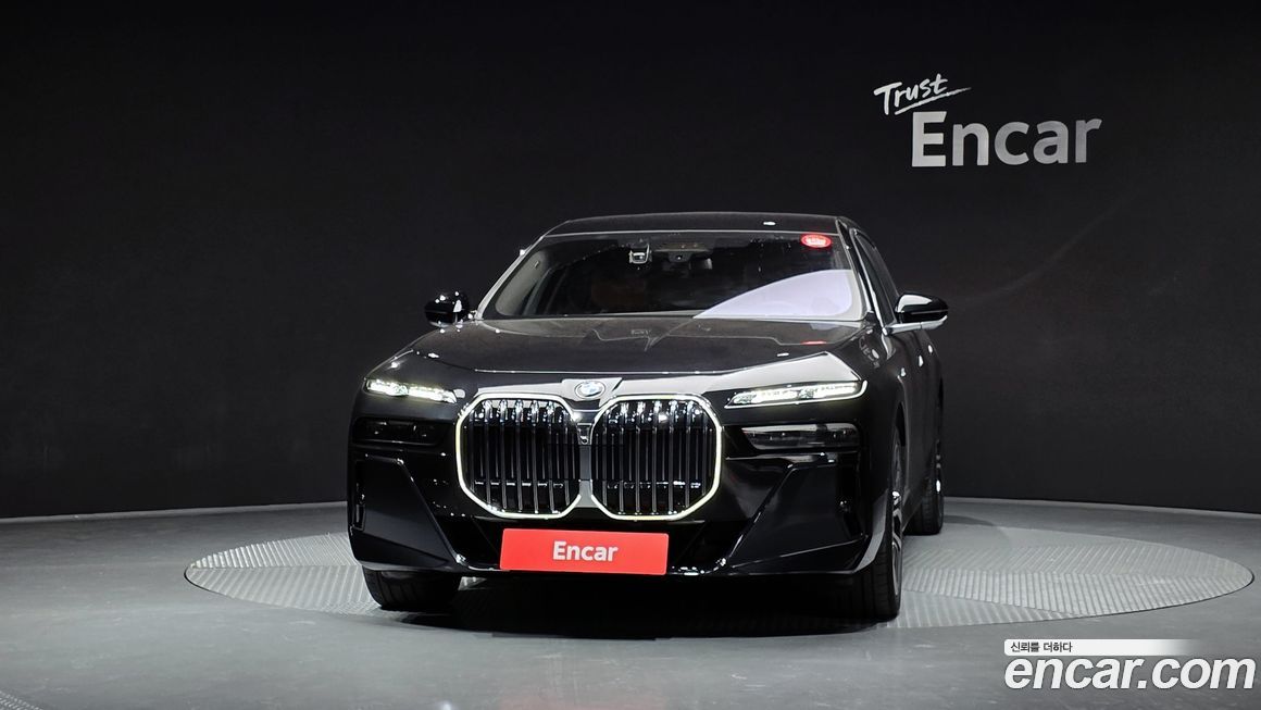 BMW 7-Series 740i xDrive M Sport, 2025