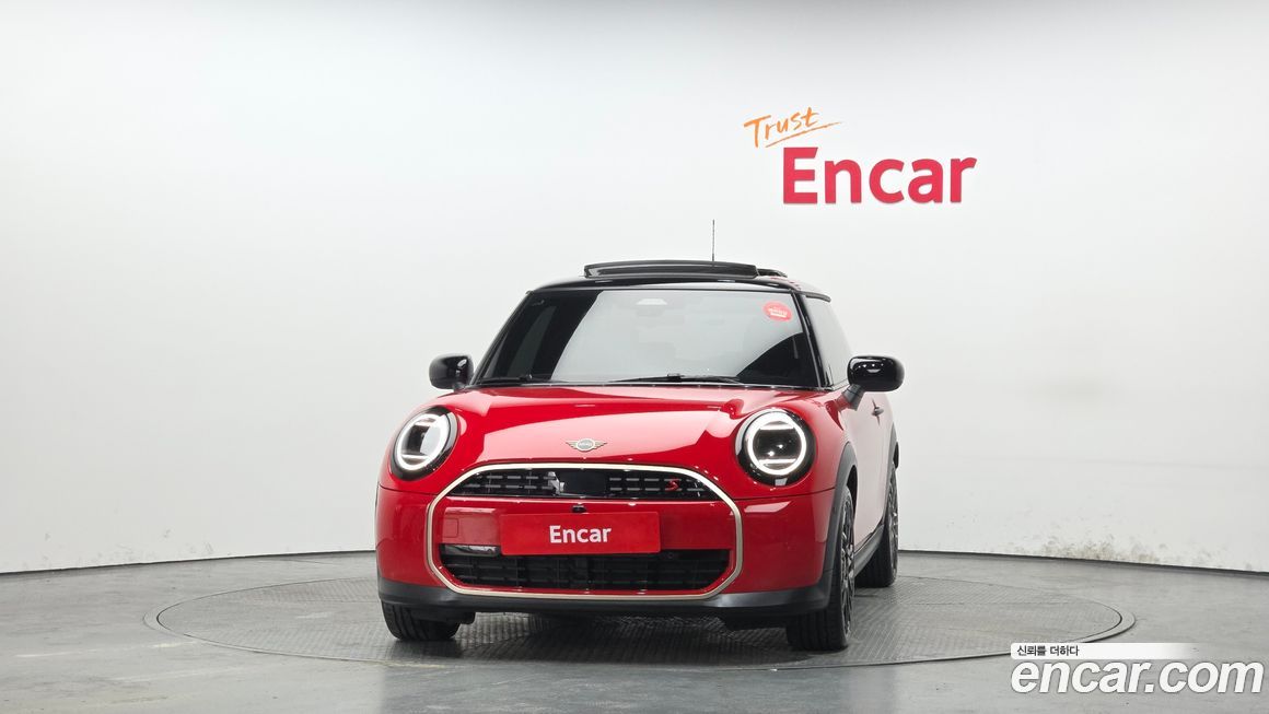 Mini Cooper Favoured, 2025