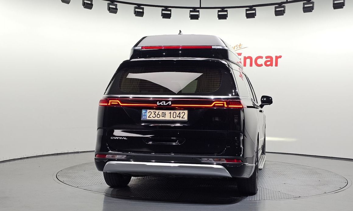 Kia Carnival 9-Seater Hi-Limousine, 2023