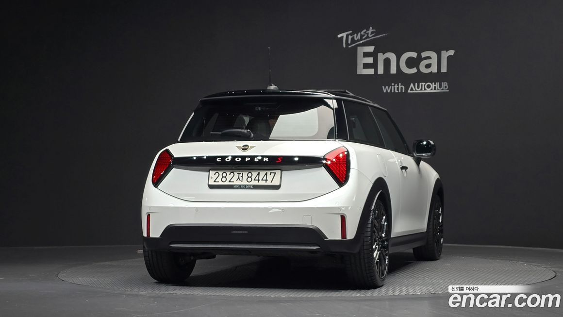 Mini Cooper Favoured, 2025