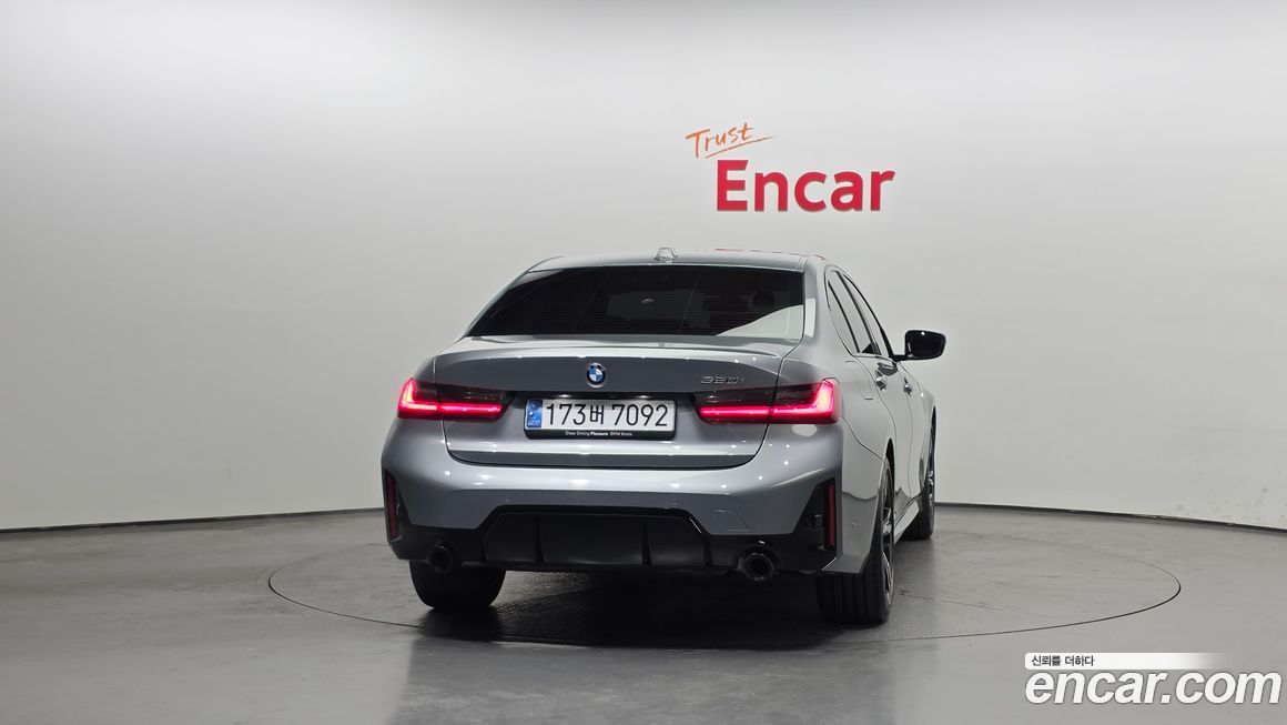 BMW 3-Series 320i M Sport, 2024