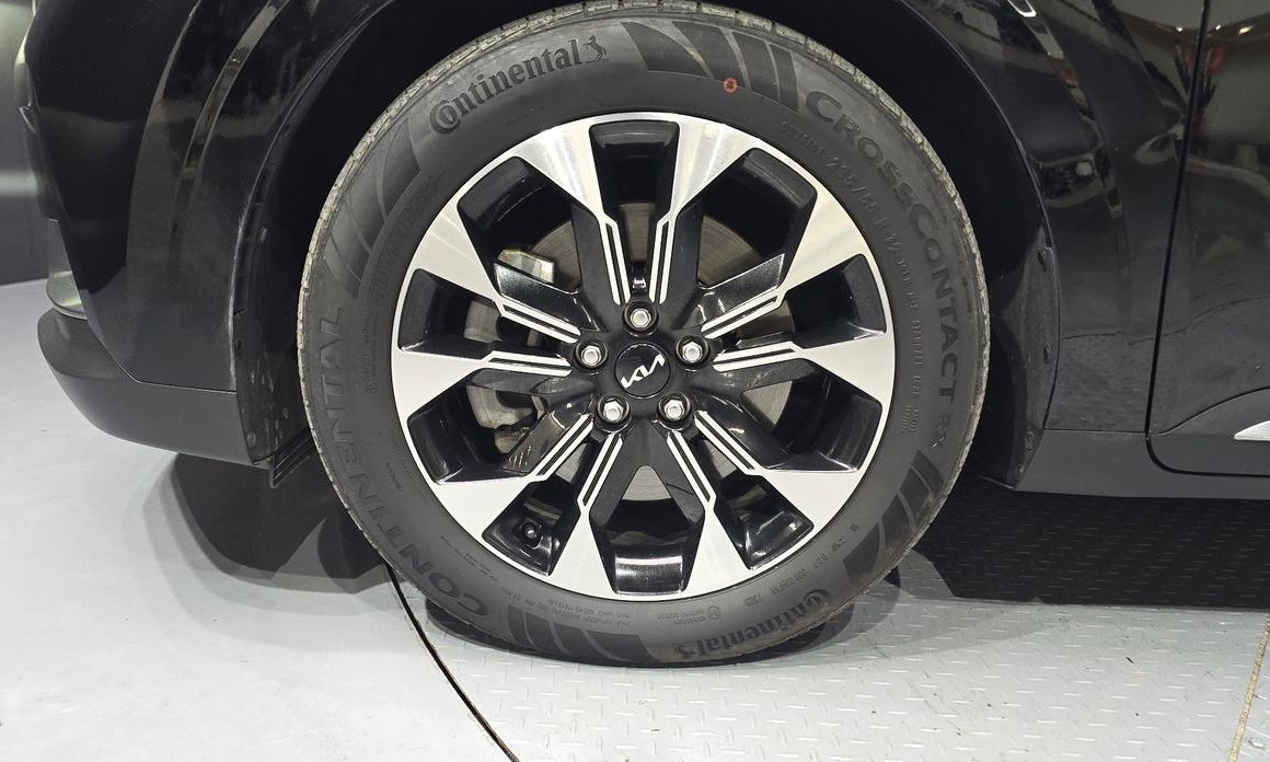 Kia Carnival 9-Seater Signature, 2023