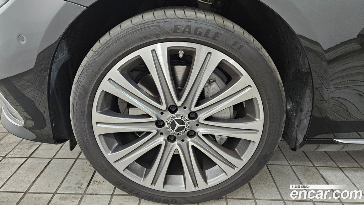 Mercedes-Benz E-Class E350 4MATIC Exclusive, 2023