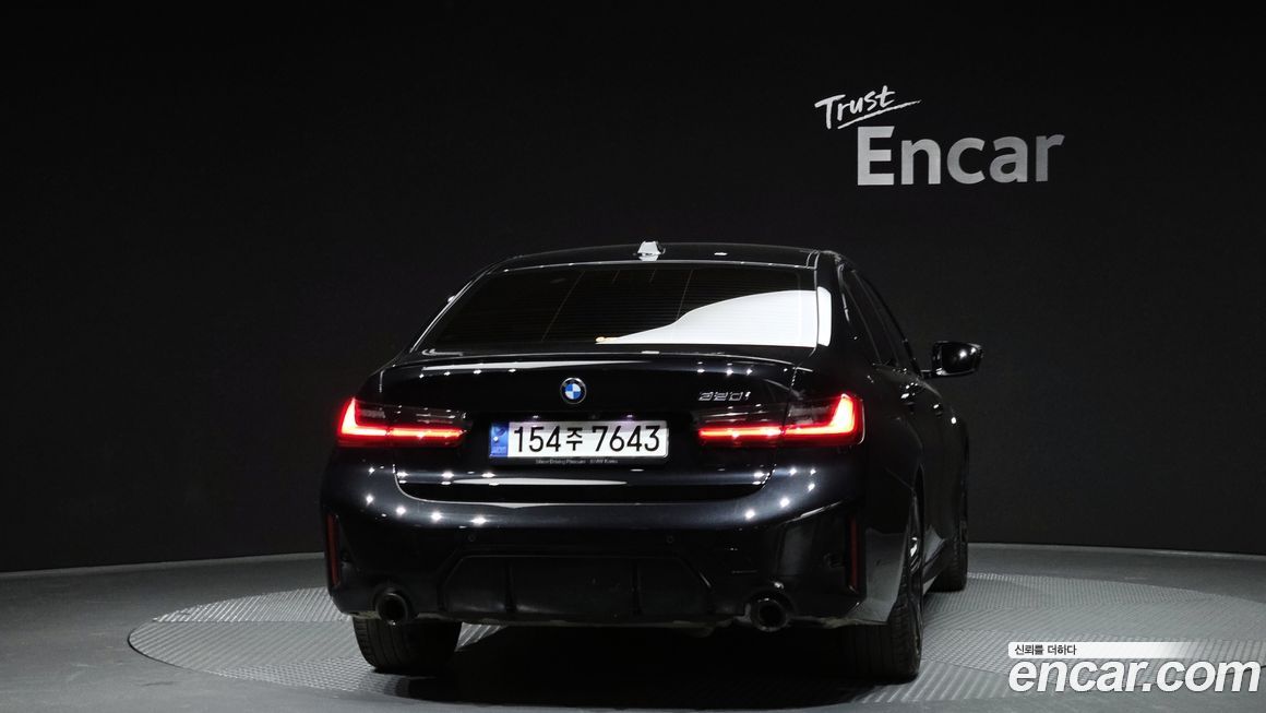 BMW 3-Series 320i M Sport, 2023