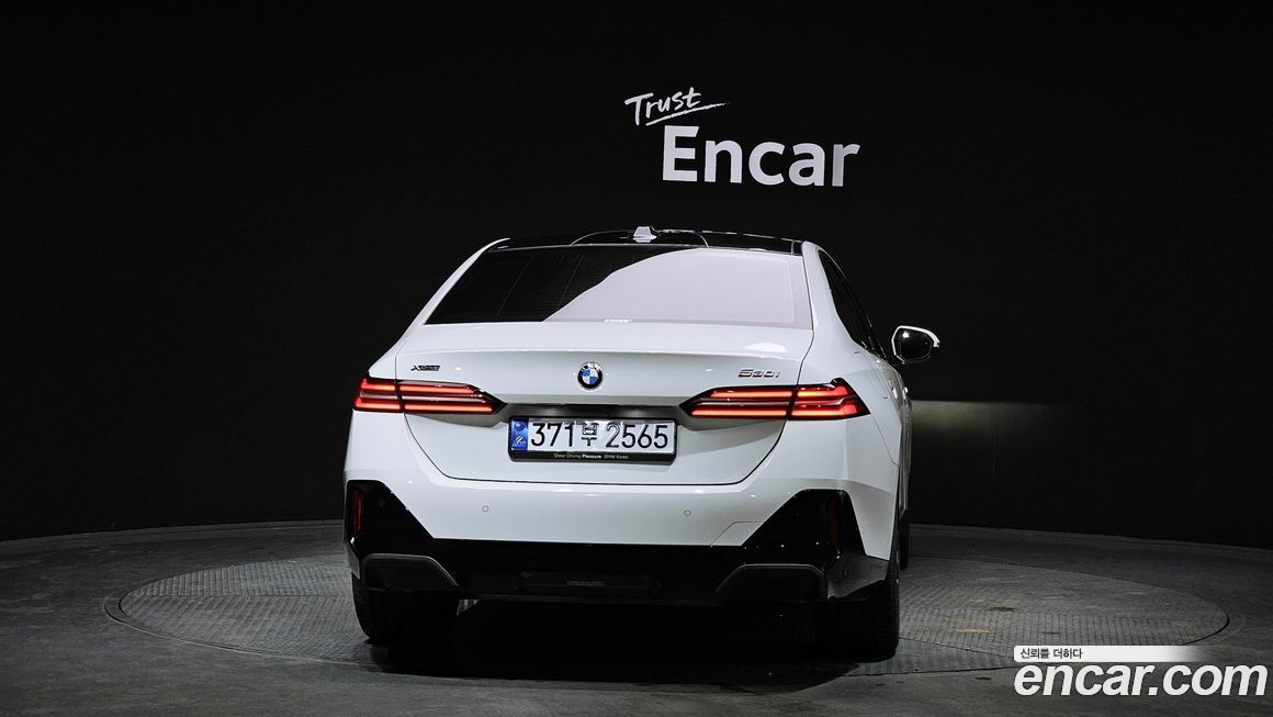 BMW 5-Series 530i xDrive M Sport, 2024