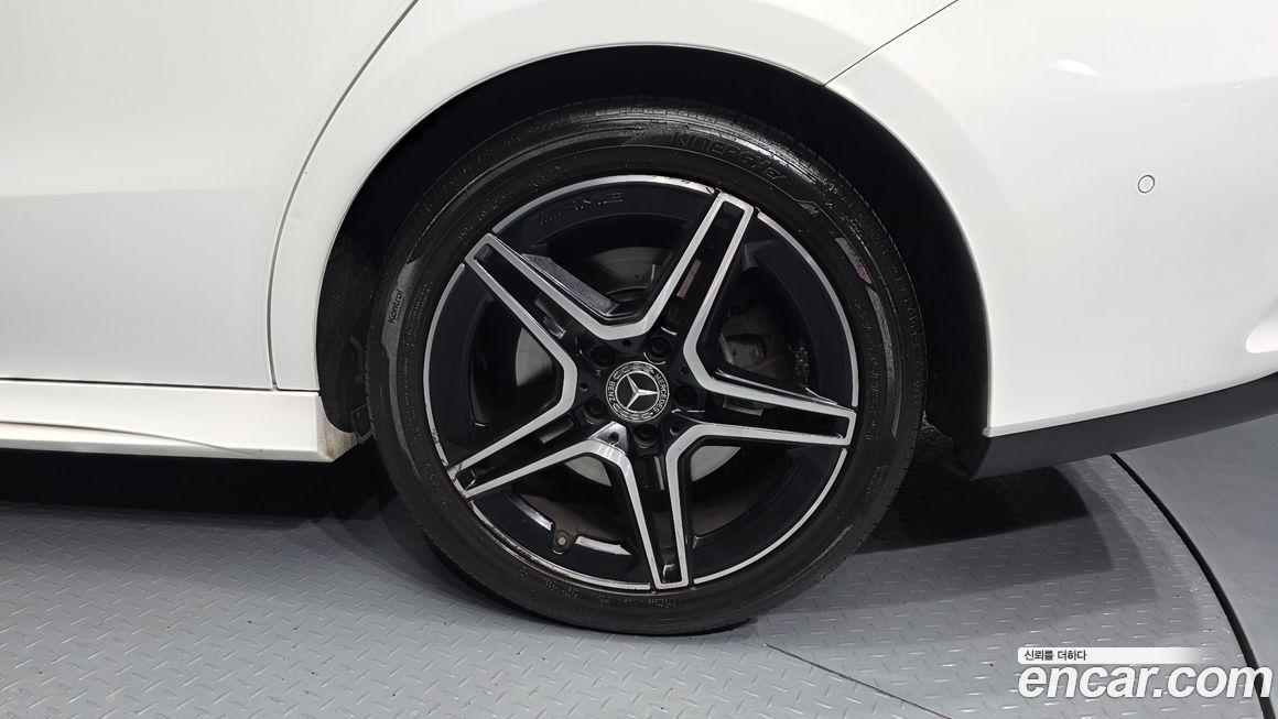 Mercedes-Benz CLA-Class CLA250 4MATIC, 2021