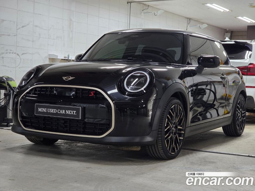 Mini Cooper Favoured, 2025