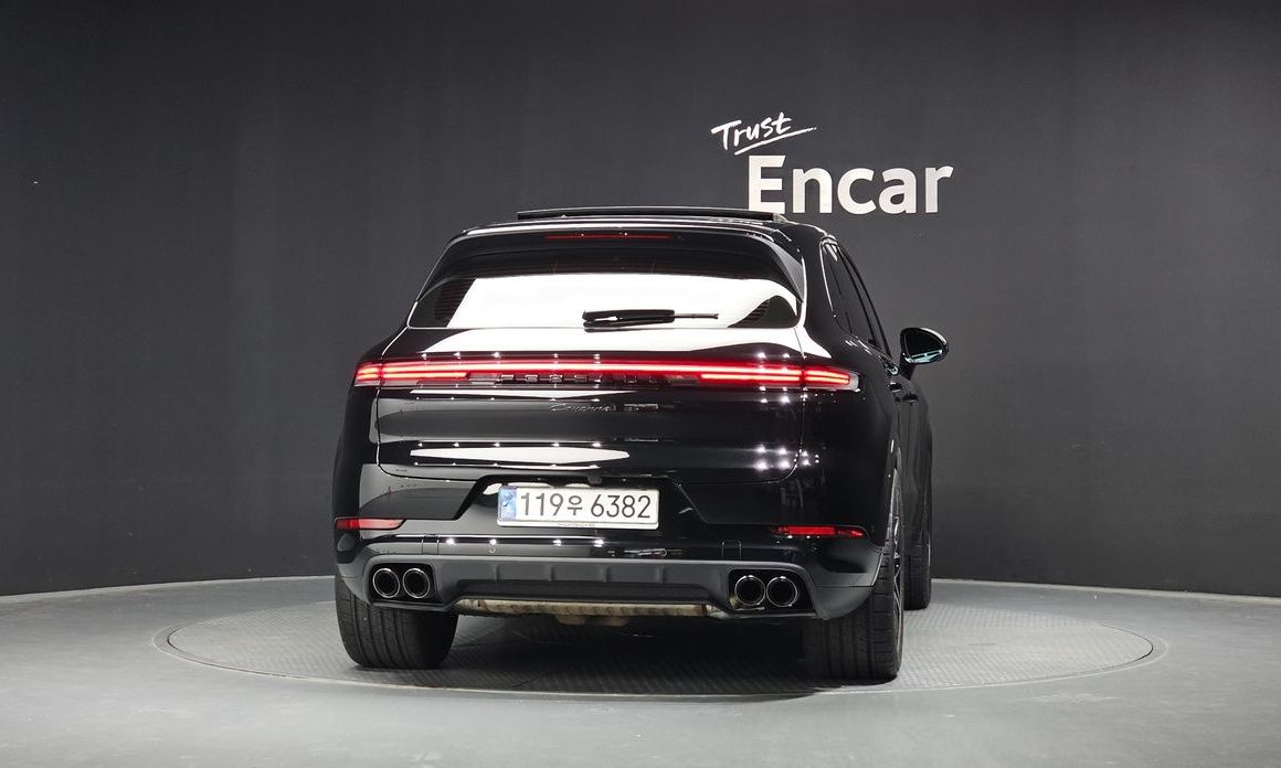 Porsche Cayenne 3.0, 2024