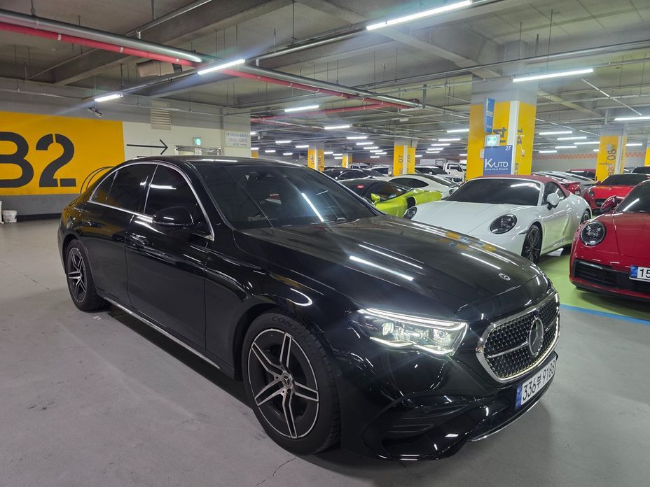 Mercedes-Benz E-Class E300 4MATIC AMG Line, 2024