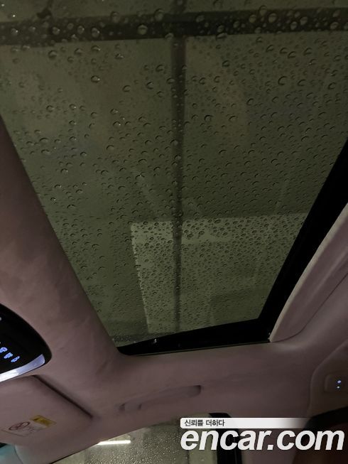 Hyundai Staria Lounge 9-Seater, 2024