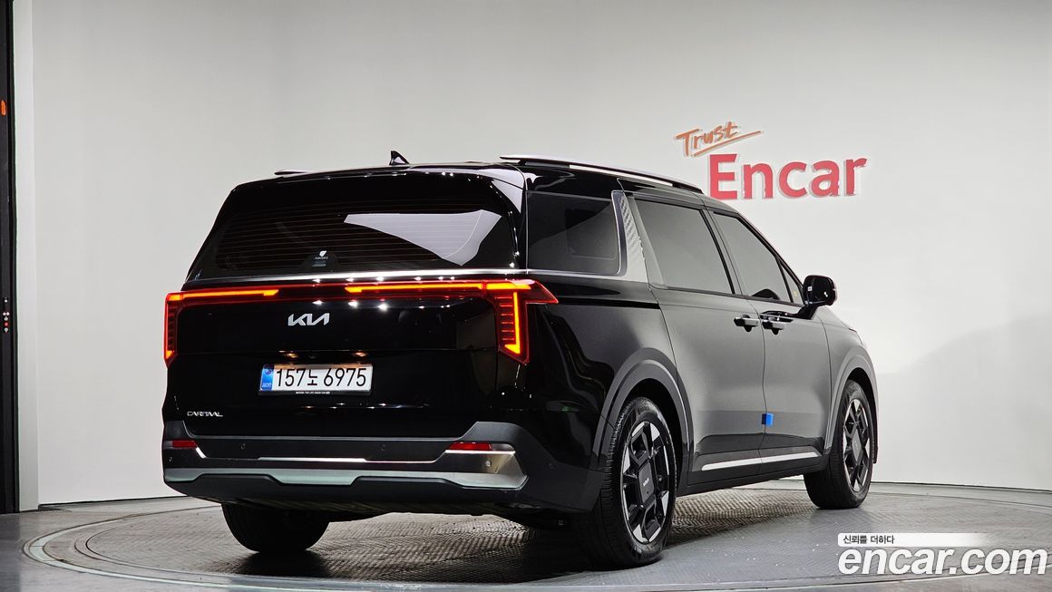 Kia Carnival 9-Seater Signature, 2025