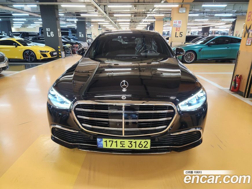 Mercedes-Benz S-Class S350 d 4MATIC, 2025