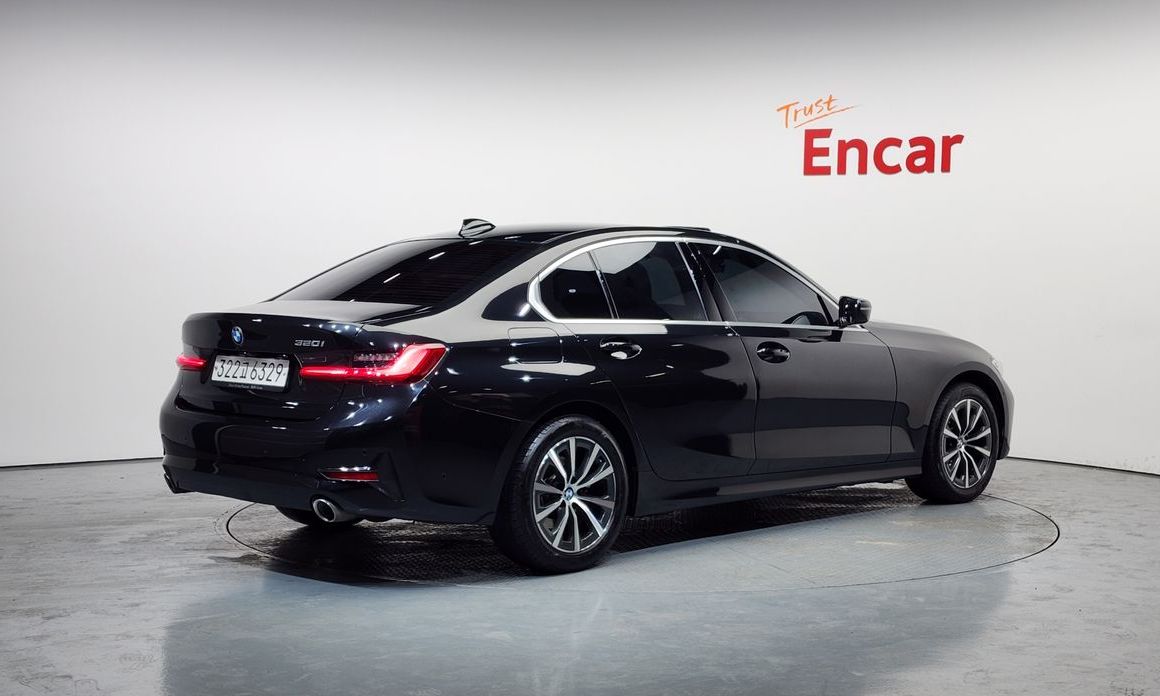 BMW 3-Series 320i, 2022