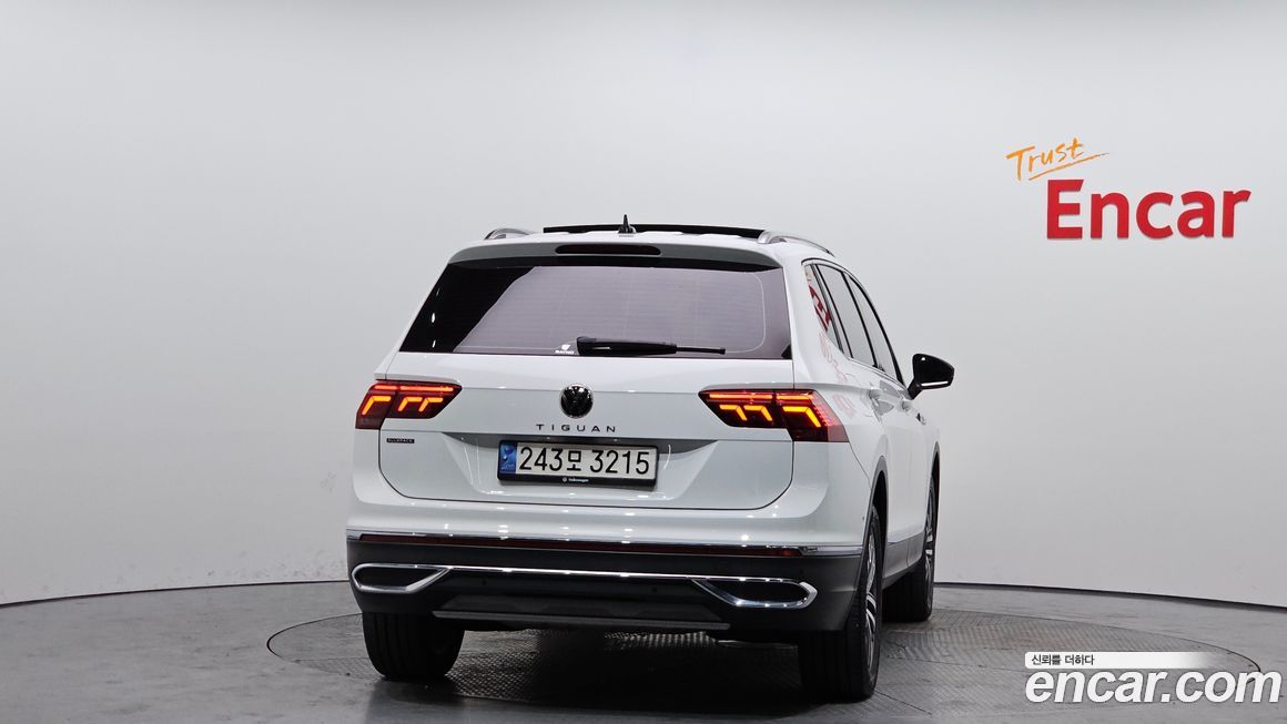 Volkswagen Tiguan 2.0 TSI Prestige, 2023