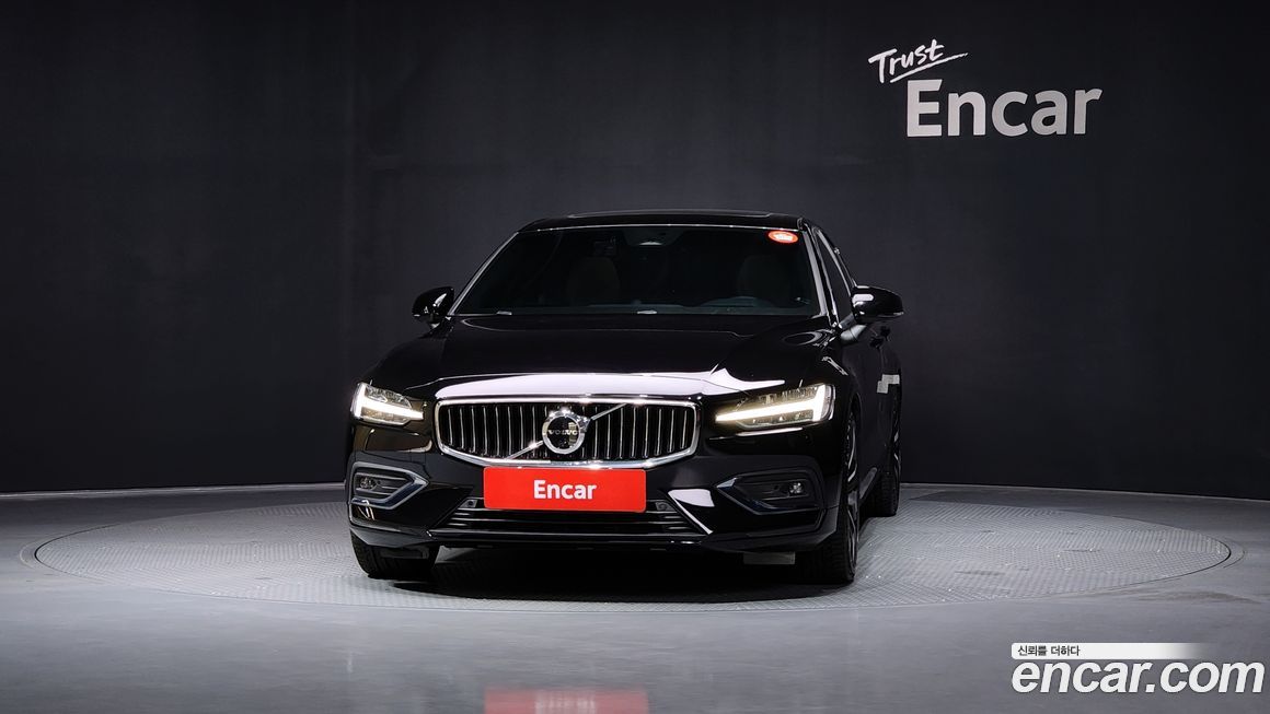 Volvo S60 B5 Ultimate Bright, 2023