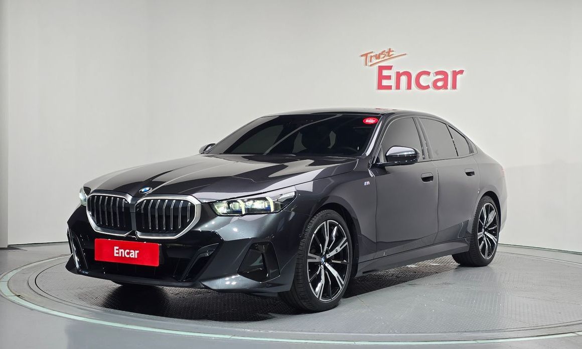 BMW 5-Series 530i xDrive M Sport, 2024
