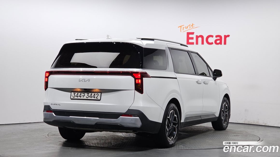 Kia Carnival 9-Seater Prestige, 2024