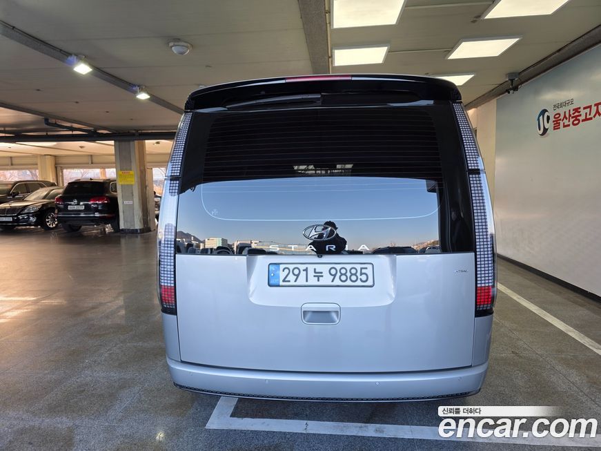 Hyundai Staria 4WD Lounge 7-Seater, 2024