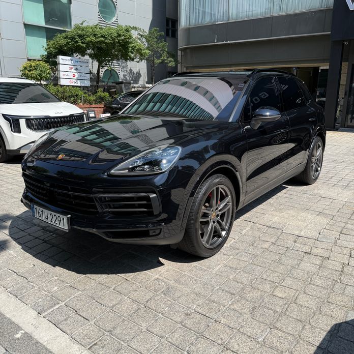 Porsche Cayenne 3.0 PLATINUM EDITION, 2022