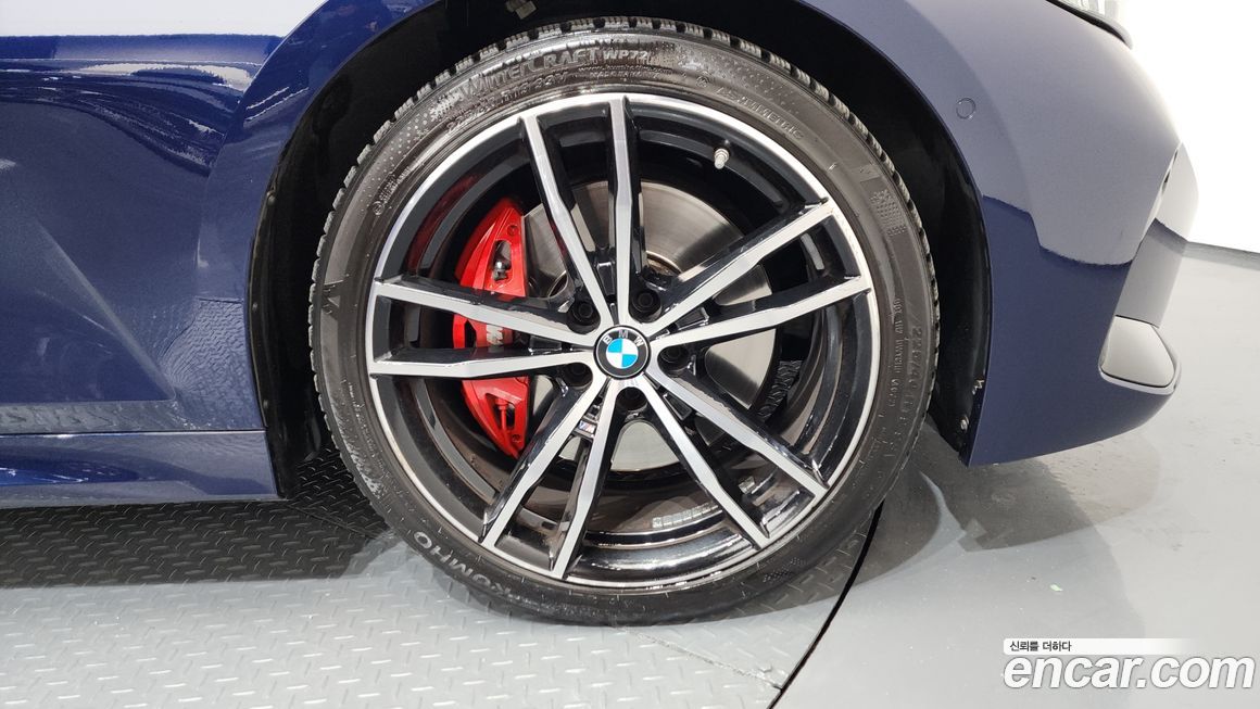 BMW 3-Series 320i Touring M Sport Pro First Edition, 2023