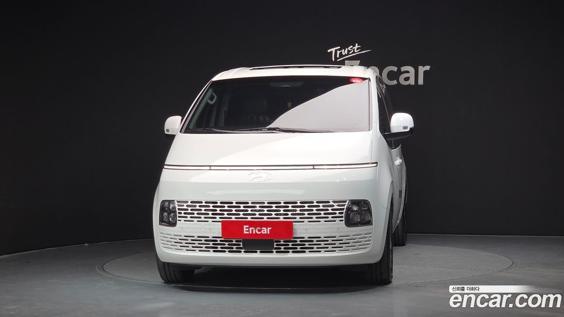 Hyundai Staria Tourer 9-Seater, 2025