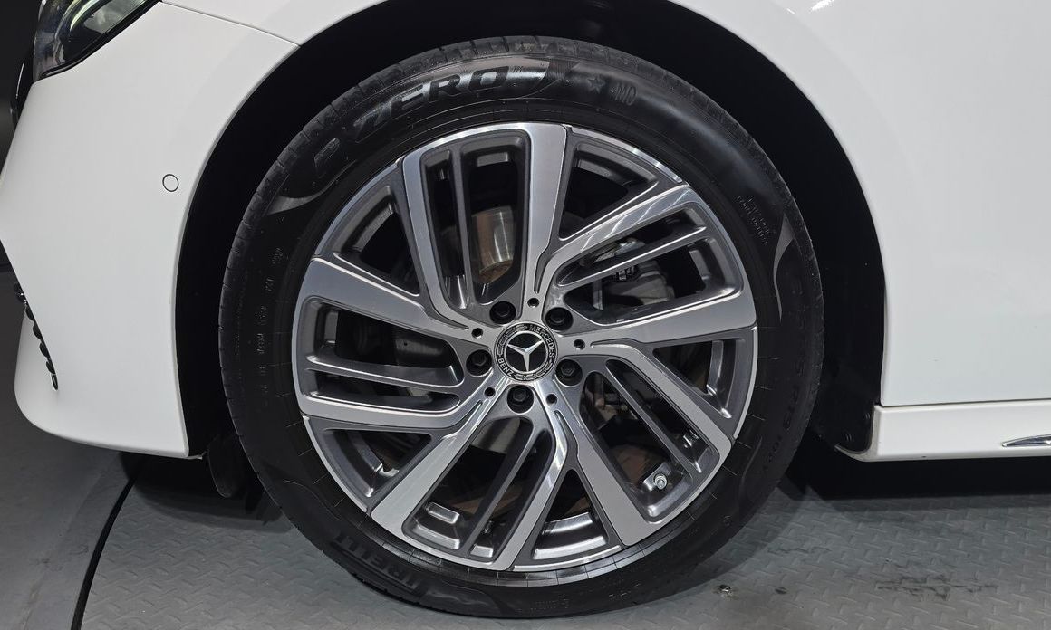 Mercedes-Benz E-Class E220d 4MATIC Exclusive, 2024