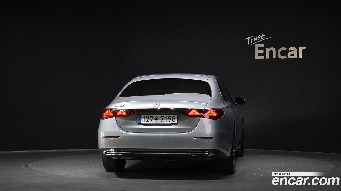 Mercedes-Benz E-Class E200 Avantgarde Limited, 2025