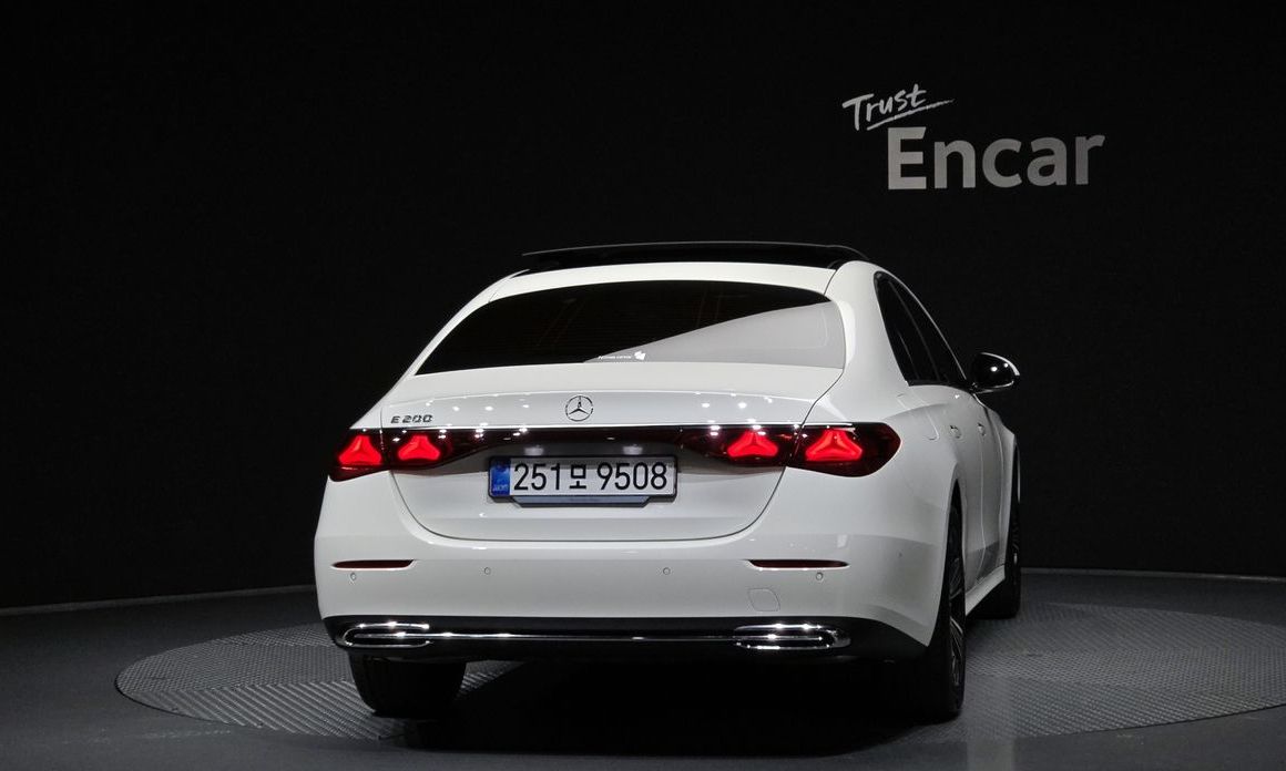 Mercedes-Benz E-Class E200 Avantgarde, 2025
