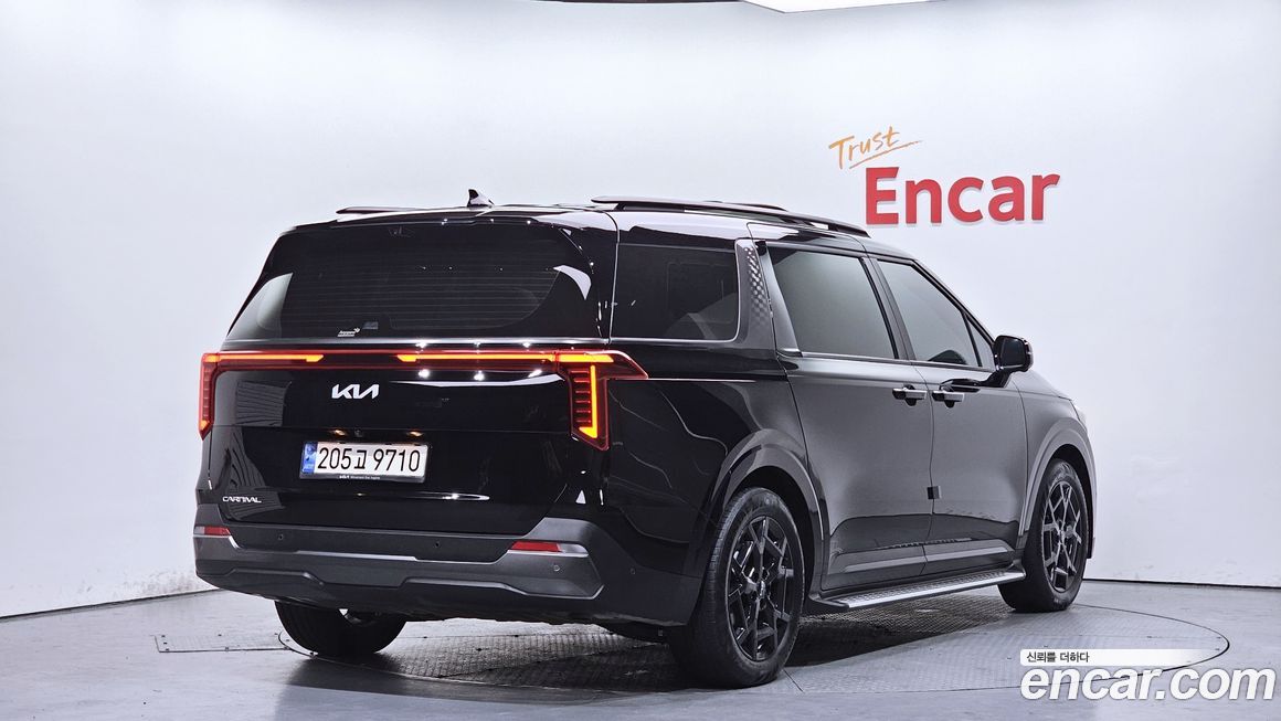 Kia Carnival 7-Seater Gravity, 2024