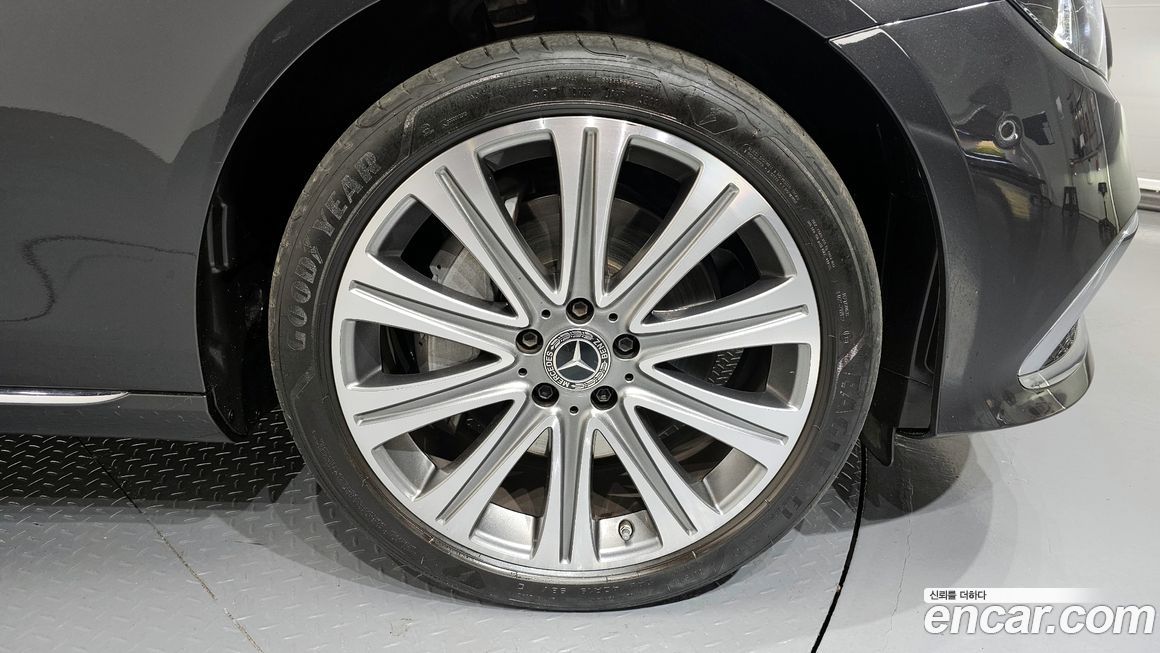 Mercedes-Benz E-Class E350 4MATIC Exclusive, 2023