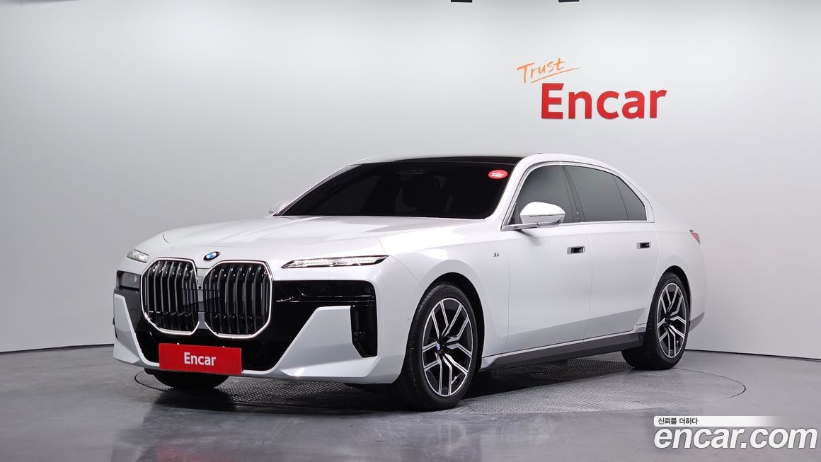 BMW 7-Series 740i xDrive M Sport, 2025