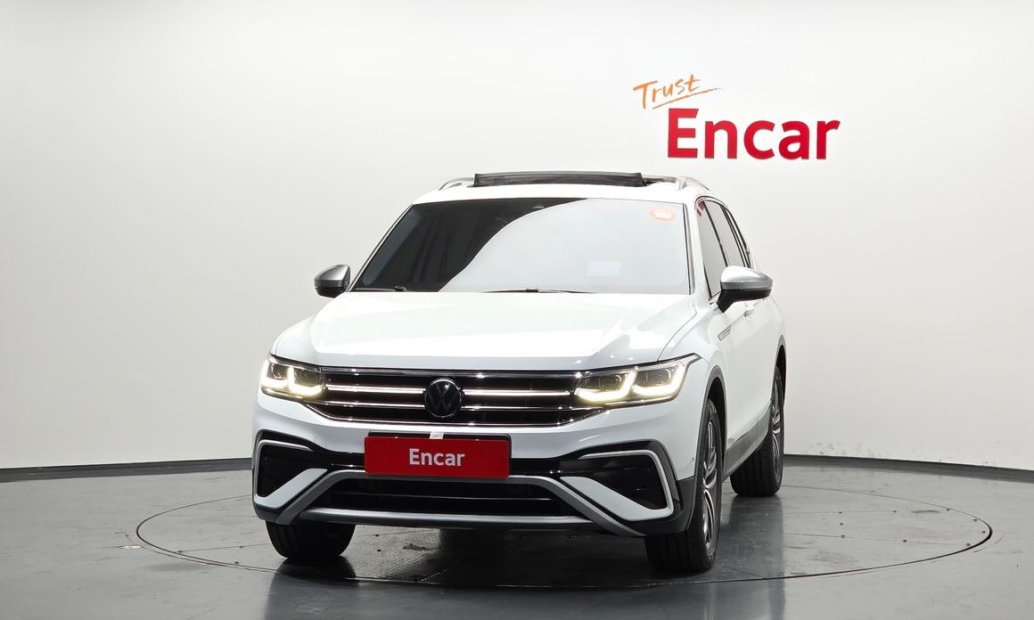 Volkswagen Tiguan 2.0 TSI Prestige, 2024