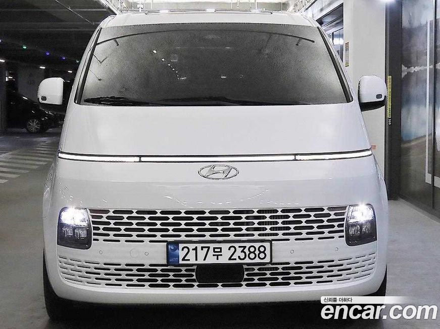 Hyundai Staria 4WD Tourer 9-Seater, 2024