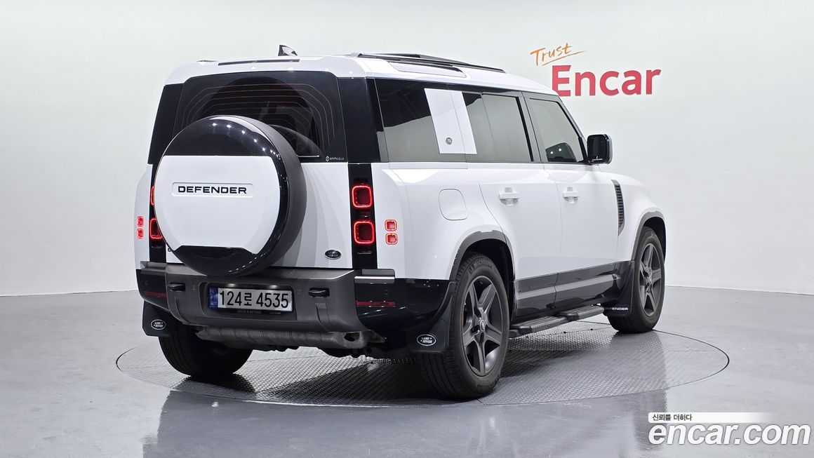 Land Rover Defender 110 P300 X-Dynamic SE, 2022