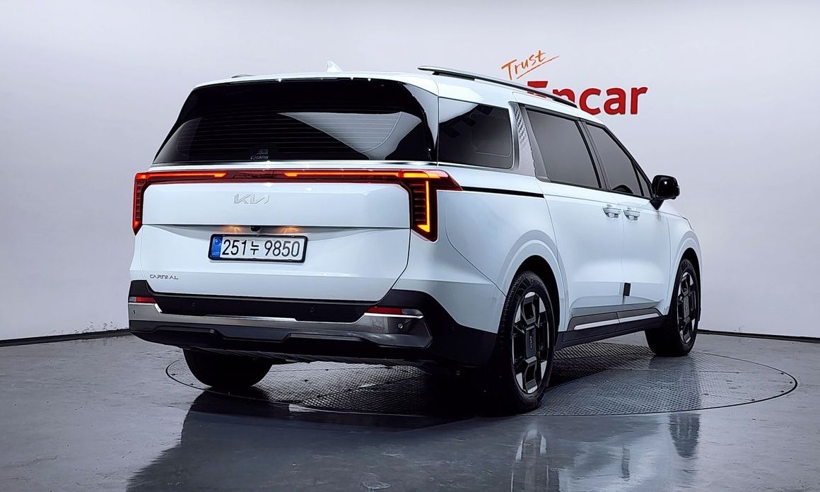 Kia Carnival 9-Seater Signature, 2025