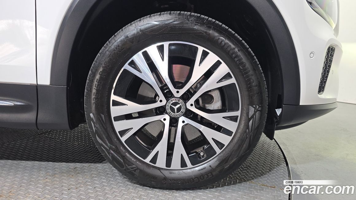 Mercedes-Benz GLB-Class GLB200 d, 2024