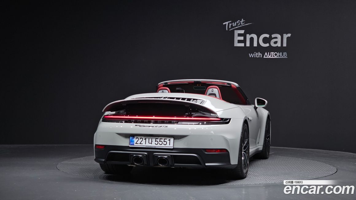 Porsche 911 Carrera 4 GTS Cabriolet, 2025