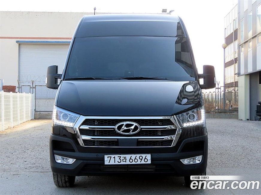 Hyundai Solati 15-seater, 2025