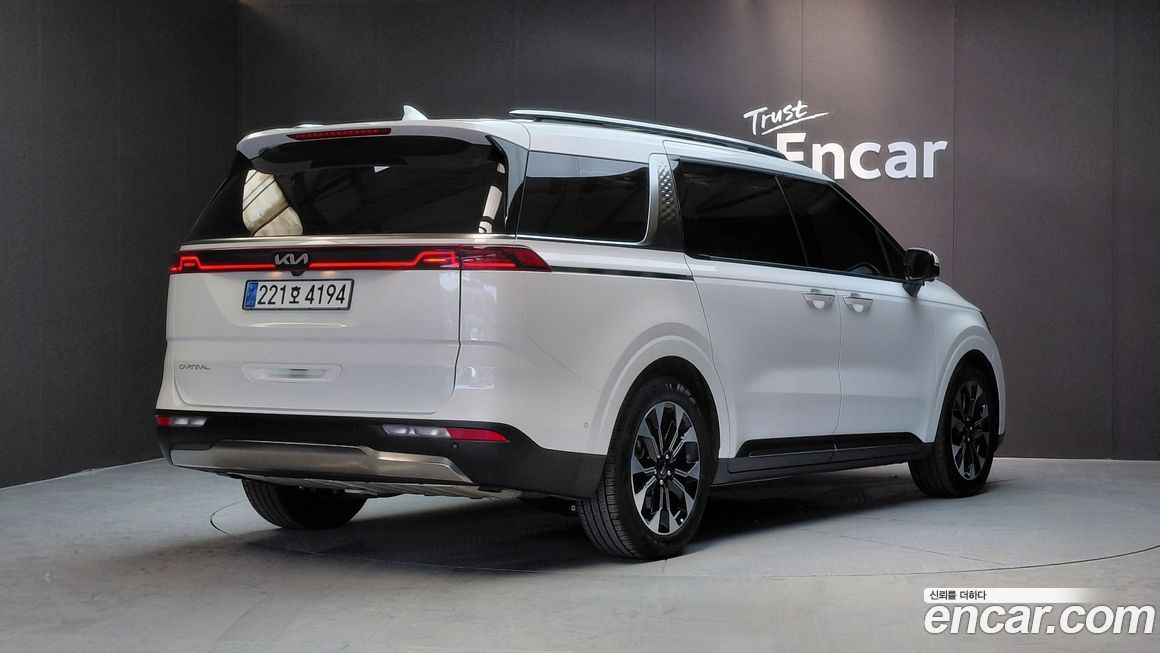 Kia Carnival 7-Seater Signature, 2023