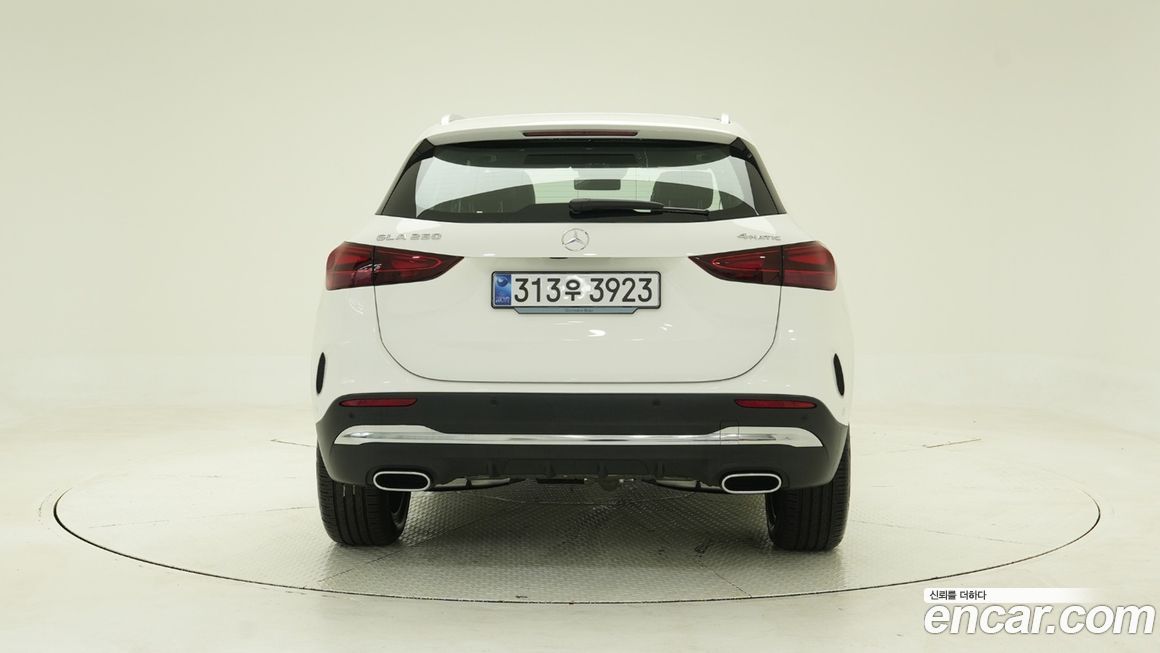 Mercedes-Benz GLA-Class GLA250 4MATIC, 2026