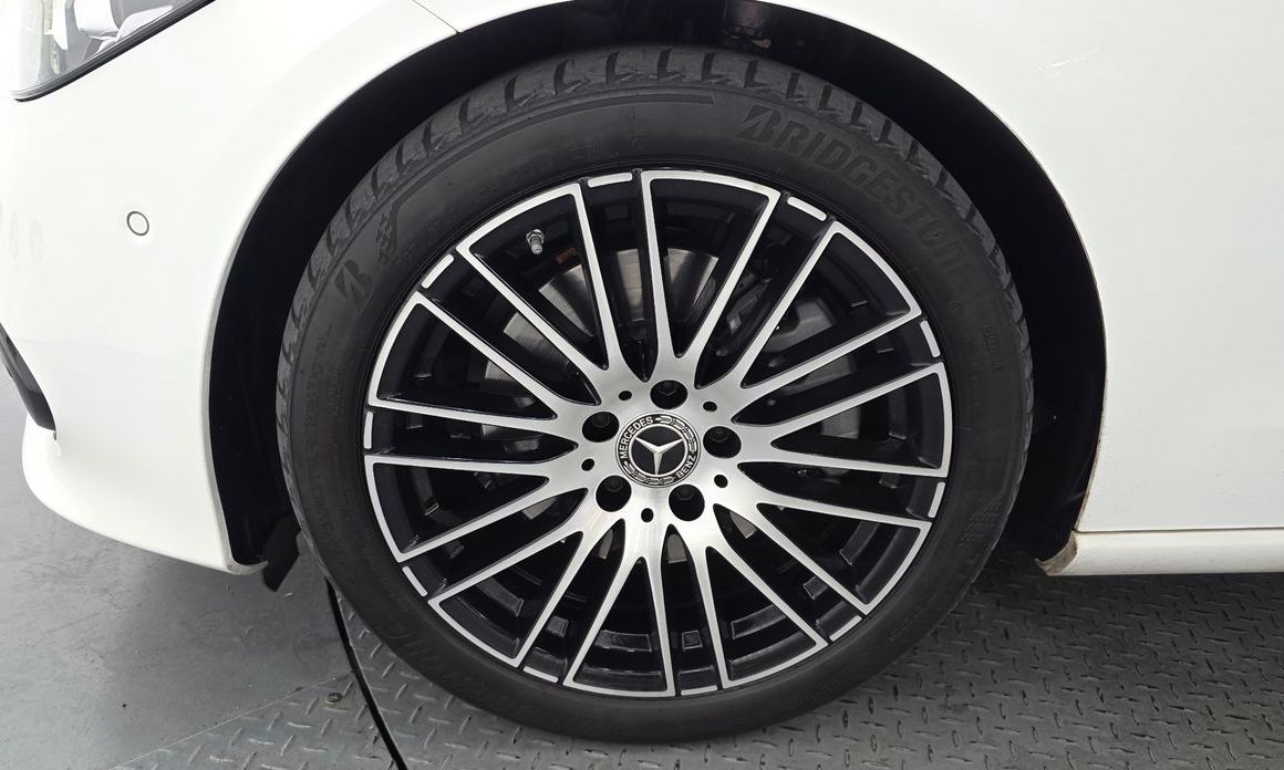 Mercedes-Benz C-Class C300 4MATIC Avantgarde, 2024