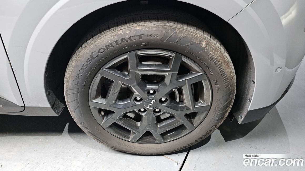 Kia Carnival 9-Seater Gravity, 2025
