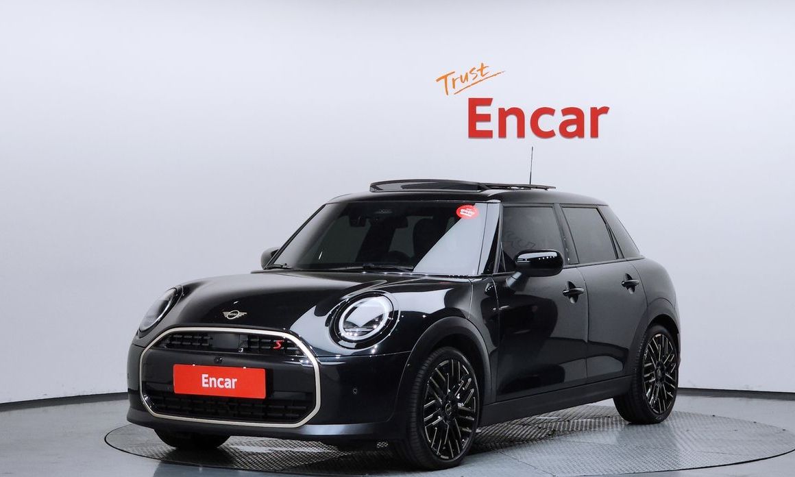 Mini Cooper 5 Door Favoured, 2025