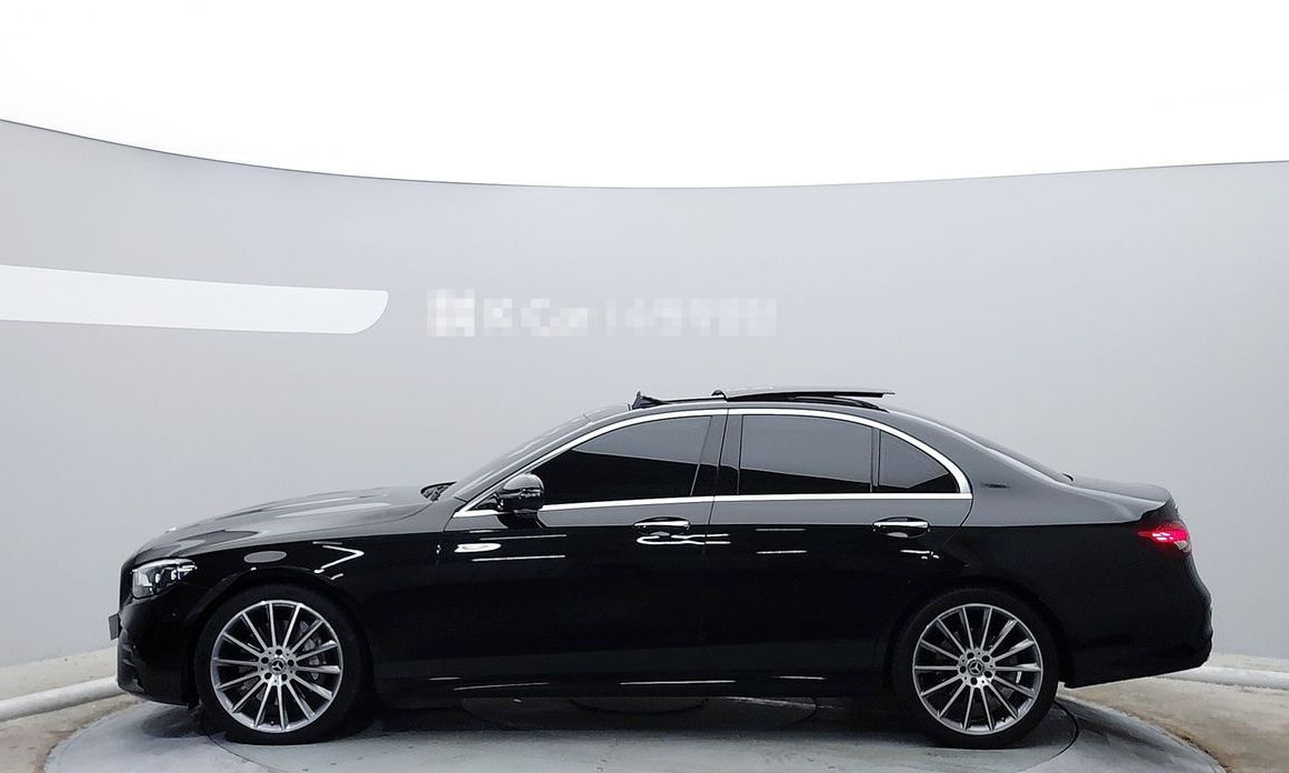 Mercedes-Benz E-Class E350 4MATIC AMG Line, 2022