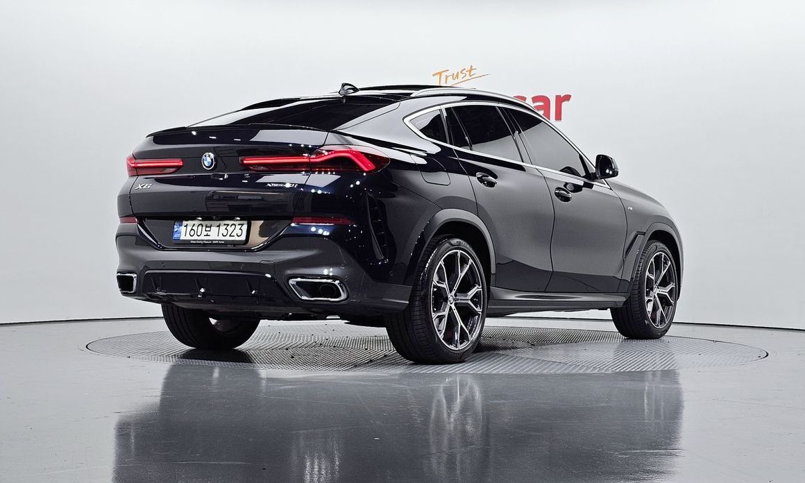 BMW X6 xDrive40i M Sport, 2022
