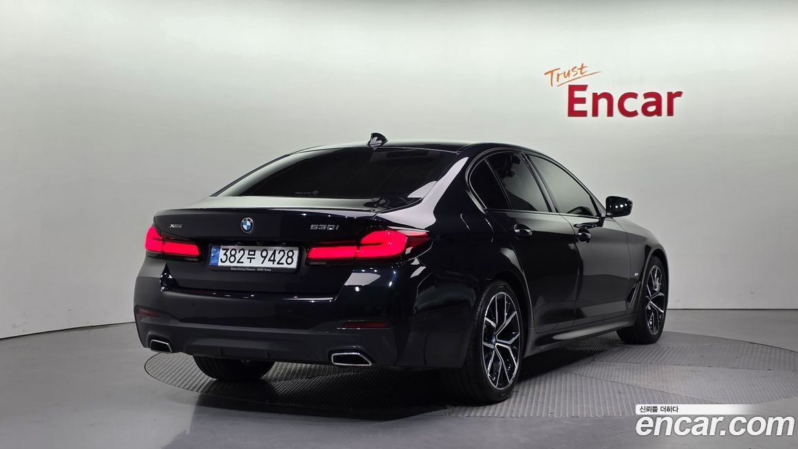 BMW 5-Series 530i xDrive M Sport Package, 2023